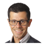 Dr. Ricardo Recena especialista en odontologia estetica